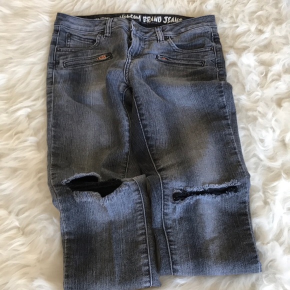 Volcom - Picture 4 of 8